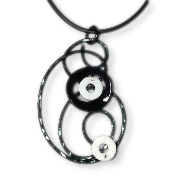 Black / White Wire Pendant